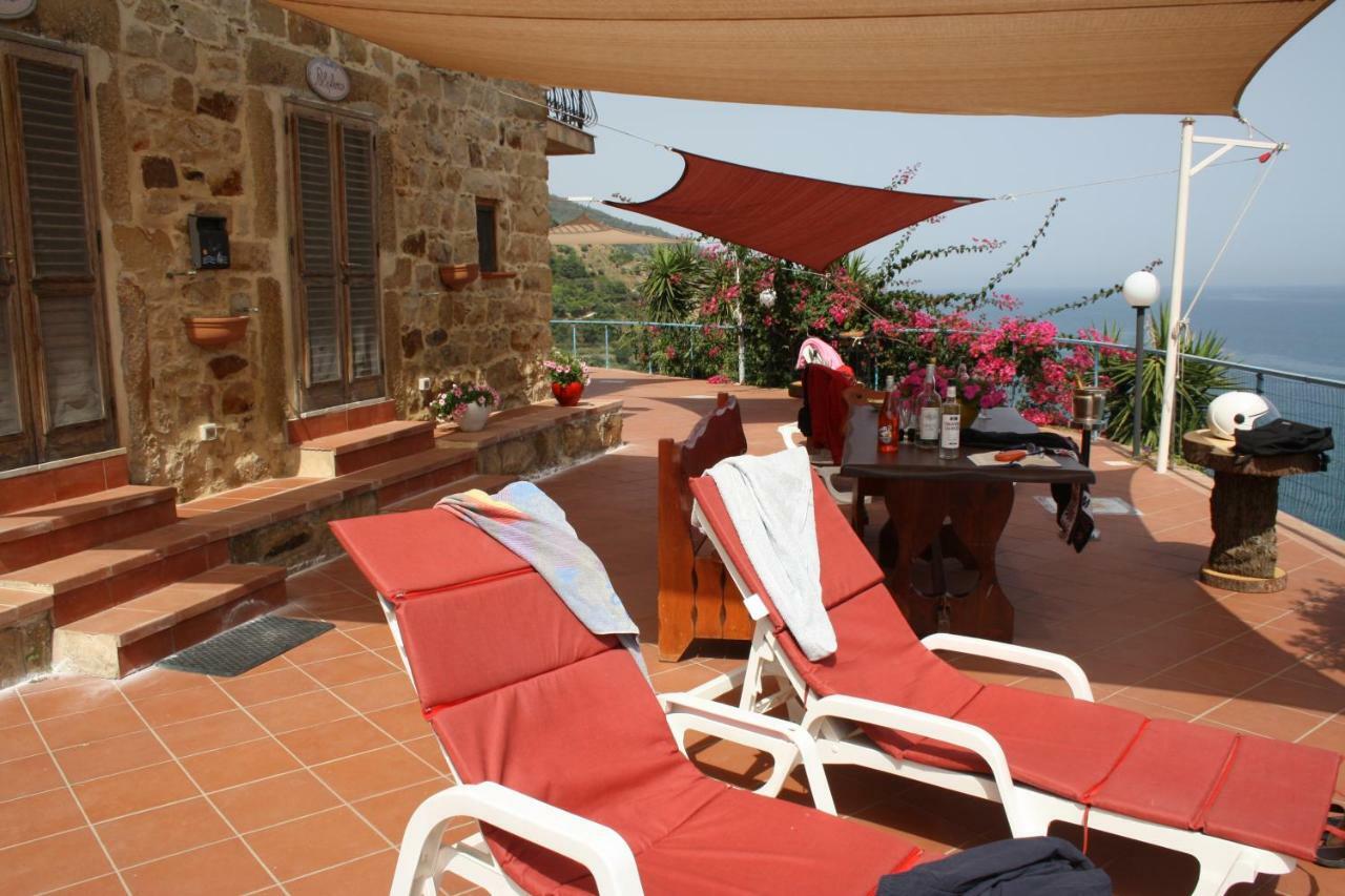 Camere & Case Vacanze Lo Scoglio Castel di Tusa Exterior foto